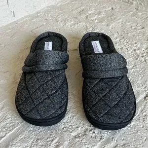 Aerosoles Memory Foam Slippers Gray House Shoes Women’s size M